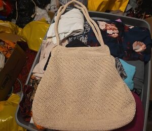 Denver Hayes Cream Knit Shoulder Bag